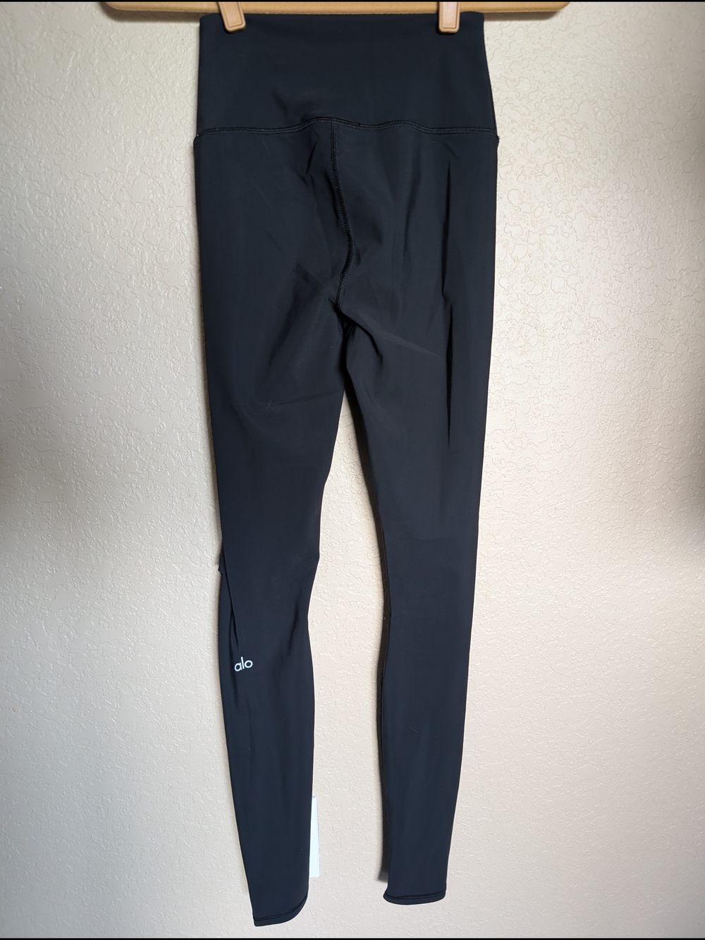 NWOT ALO Yoga Black Ripped Warrior High-Rise Leggings - Picture 3 of 8